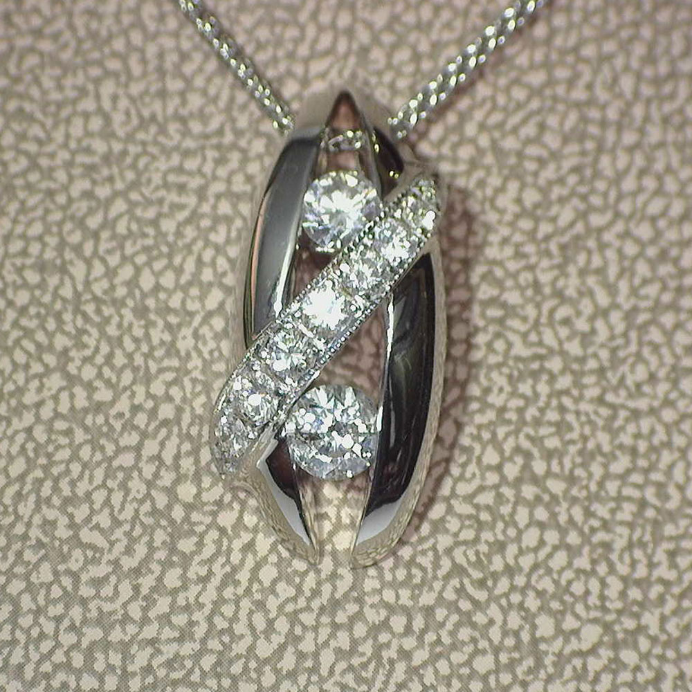 Diaomnd White Gold Pendant